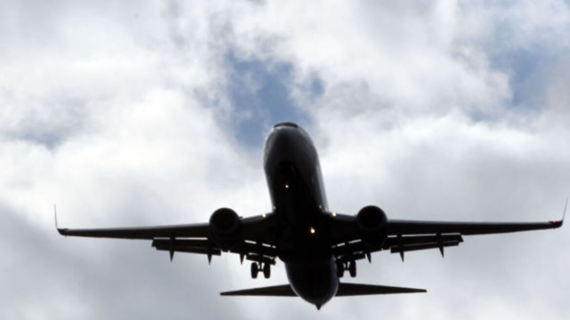 Μετά τις ΗΠΑ και η Βρετανία απαγορεύει τη μεταφορά ηλεκτρονικών συσκευών με αεροπλάνο